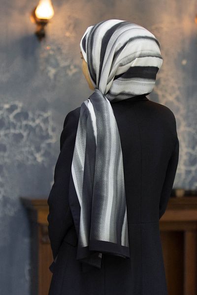 Vissona Luxury Medina Silk Watercolor Striped Patterned Black Colored 75X195 Wrinkle Free Shawl Moss Crepe Stitching Type It
