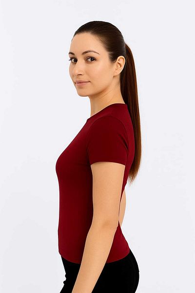 Maison La Femme Tricou Crop Bordeaux ajustat/în formă de corp