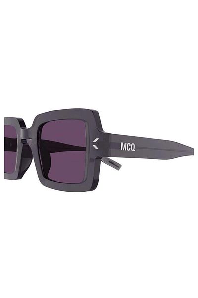 ALEXANDER MCQUEEN نظارات شمسية للنساء Mq0326s 004 48-26، أسيتات، إطار مربع رمادي
