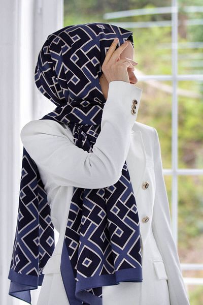 Vissona Luxury Medina Silk - Γεωμετρικό σχέδιο, Χρώμα Indigo, 75x195 Αντιτριχωτό Σάλι Moss Crepe Τύπος Ραπτικής Ιταλικής D