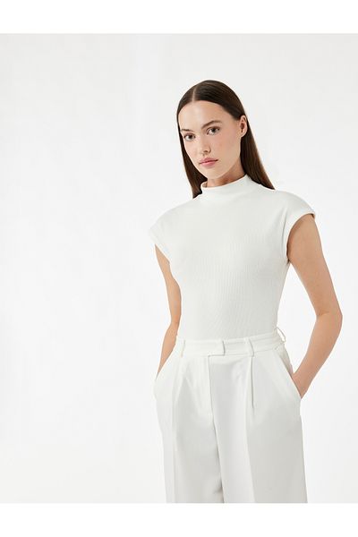 Koton Sleeveless Cotton Stand Collar T-Shirt
