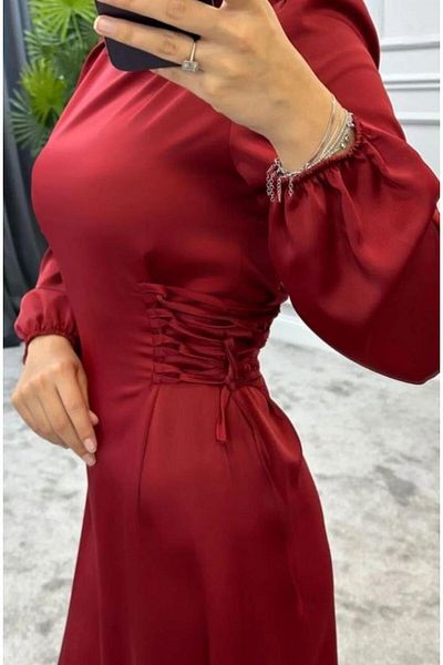 Suedcollection Φόρεμα με δέσιμο στο πλάι από σατέν, κόκκινο 583272
