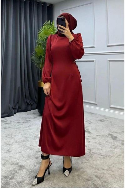 Suedcollection Φόρεμα με δέσιμο στο πλάι από σατέν, κόκκινο 583272