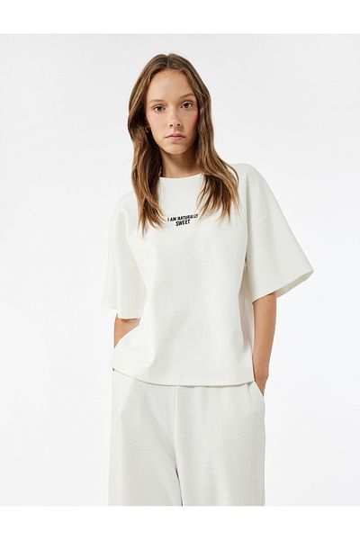 Koton Tricou oversize cu mânecă scurtă cu decolteu brodat