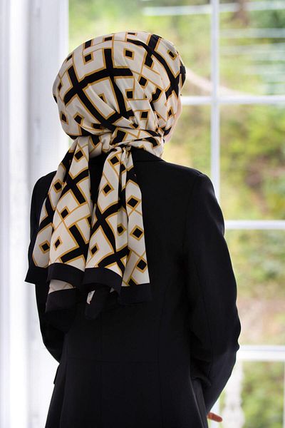 Vissona Πολυτελές Medina Silk Γεωμετρικό Μοτίβο Μαύρο Χρώμα 75x195 Ανθεκτικό Σάλι Moss Crepe Τύπος Ραπτικής Italian Di