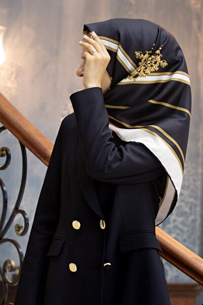 VİOLLA Twill Baroque μοτίβο μαύρο χρώμα 90x90 κασκόλ (ΧΩΡΙΣ ΜΕΤΑΞΙ) Σχήμα ραπτικής: Ράψιμο στο χέρι