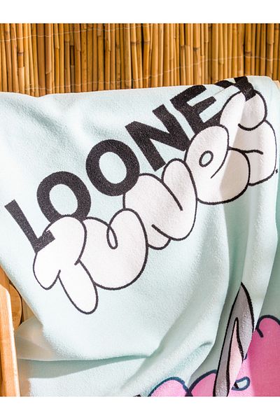 LC Waikiki Mixed Bugs Bunny Printed Cotton Beach Towel 70X150 cm