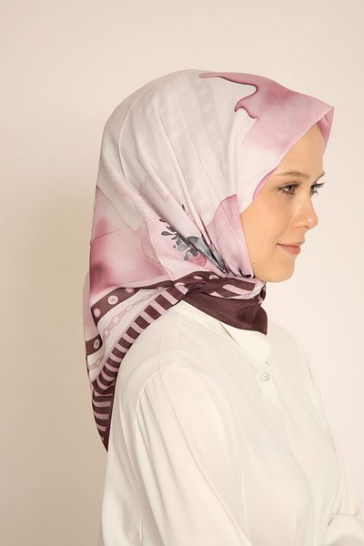 BERCHEM SCARF Chain Pattern Floral Silk Scarf for Women – Chic and Grace in Soft Tones