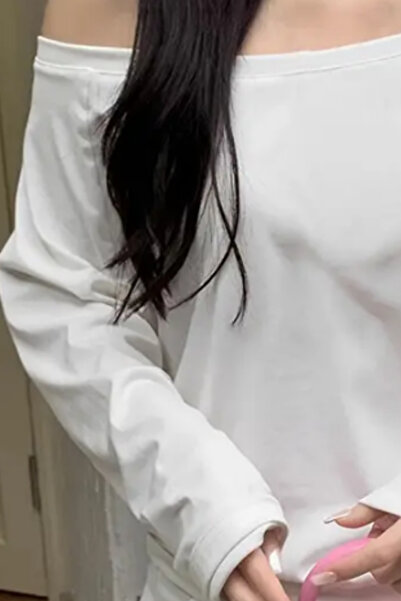 Tarz Cool Λευκό γυναικείο μακρυμάνικο μπλουζάκι με λαιμόκοψη χωρίς ώμους