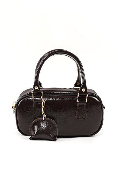 SHAKA حقيبة يد وذراع وO من الجلد الصناعي باللون البني المتجعد Shk207 مع تفاصيل سحاب وحزام قابل للتعديل