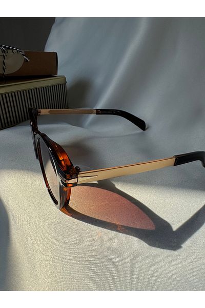 Petra Jeweils Classic Brown Sunglasses