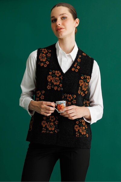 Desen Triko Women's Pıtırcık Floral Patchwork Felt Wool Vest Black_Cinnamon
