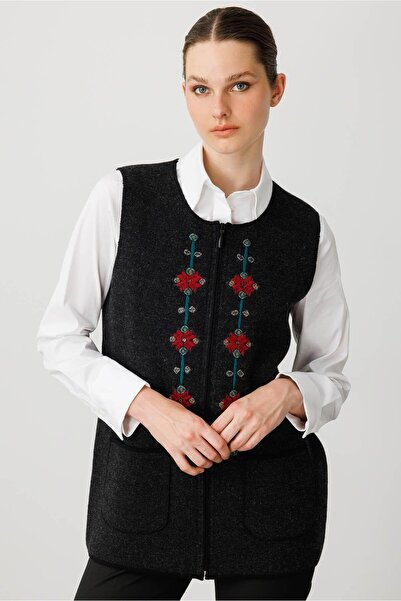 Desen Triko Women's O-Neck Front Embroidery Embroidered Wool Vest Black