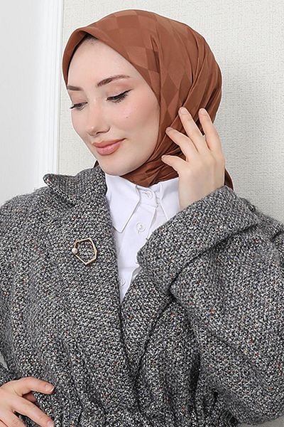 GİYZAMİLA Checkerboard Pattern Scarf Caramel