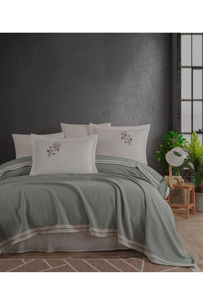 KÜBRAHOME'S Newhome Checkered Hand Embroidered 100% Cotton Pique Set Green