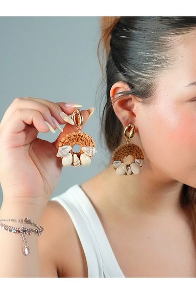 Sumen Butik Summer Seashell Dangle Earrings