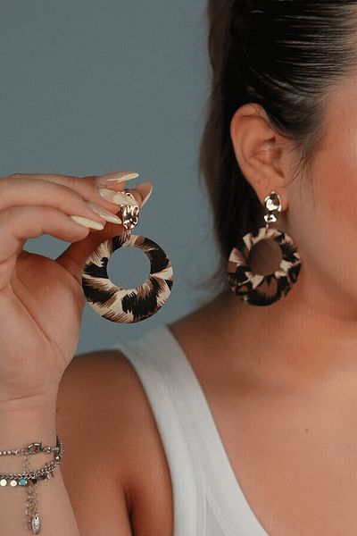 Sumen Butik Leopard Pattern Dangle Earrings