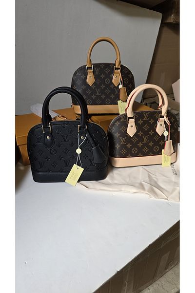 chch High quality shoulder bag