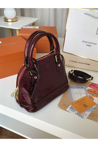 chch High quality shoulder bag