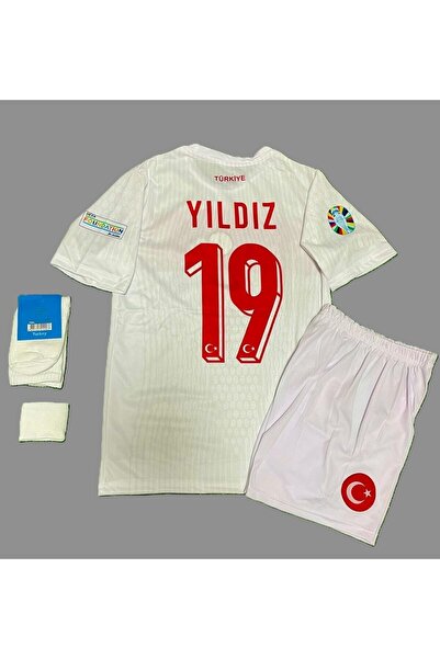 BYSPORTAKUS Kenan Yıldız Türkiye Milli Takımı Euro 2024 İç Saha Taraftar Çocu...