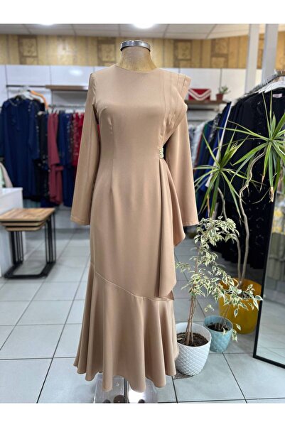 Beli inci Detaylı Balık Midi Elbise