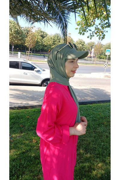 Nilbutik Ready-made Shawl with Hat and Bonnet. Pool Sea Bonnet Shawl that can be used over a Hijab.