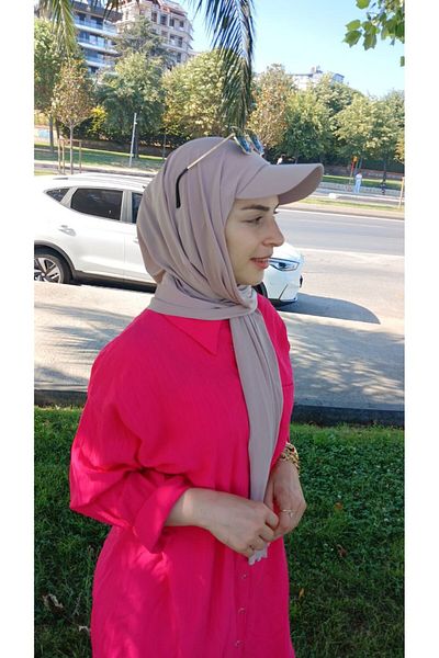Nilbutik Ready-made Shawl with Hat and Bonnet. Pool Sea Bonnet Shawl that can be used over a Hijab.