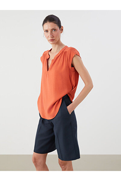 LC Waikiki Vizyon New Season Cropped Collar Blouse