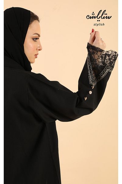 Stylish Classic abaya decorated with lace on the sleeves