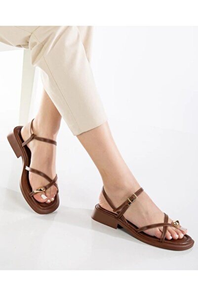 rabellashoes rabella yüzük toka detaylı kahverengi renk yazlık sandalet