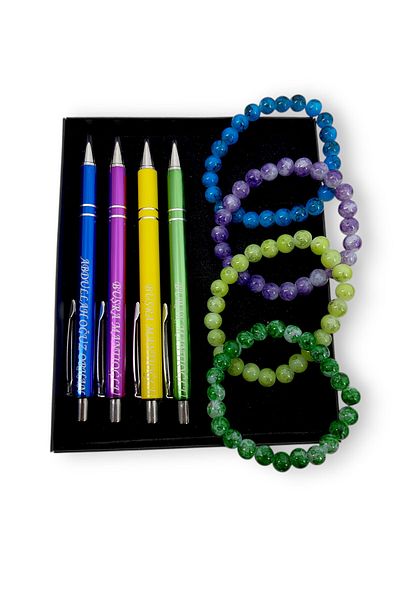 SürLaz 8 Piece Gift Set 4 Names Writable Shine Ballpoint Pen 4 Color Stone Bracelet in Special Box