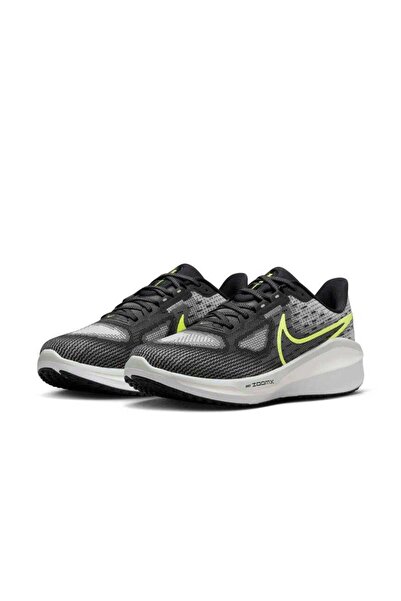 Nike Men Vomero 17 Lace Up Running Shoes, Black