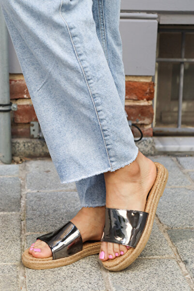 Yula Fashion Shoes Neon Colored Mirrored Skin Straw Slippers