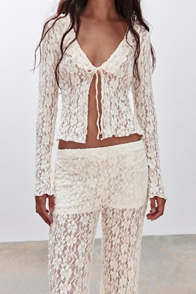 Pull & Bear Fırfırlı dantel bluz