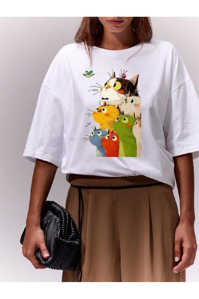 Pink Sky Unisex βαμβακερό λευκό oversize μπλουζάκι με στάμπα "Colorful Cats" Άνετο καθημερινό μπλουζάκι