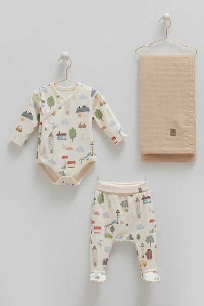 Caramell Newborn 3-Piece Gift Set 0-3 Months 100% Cotton Baby Bodysuit Set and Muslin Blanket (75-85)
