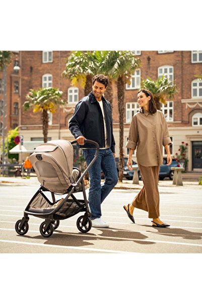 Nuna - Stroller with 360° swivel wheels SWIV Granite