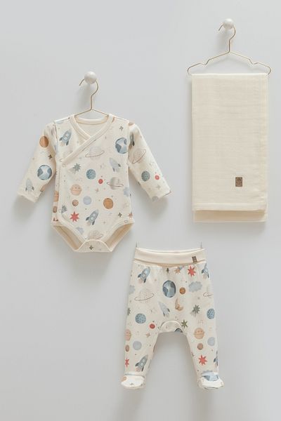 Caramell Newborn 3-Piece Gift Set 0-3 Months 100% Cotton Baby Bodysuit Set and Muslin Blanket (75-85)