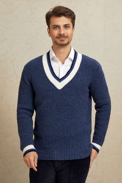 SMILE Heimar Indigo V-Neck Knitwear