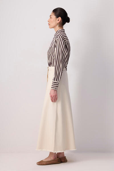 Touché Privé Buttoned Denim Skirt with Wide Pockets