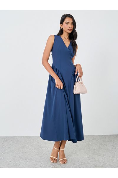Styli Solid Sleeveless V-Neck A-Line Midi Dress