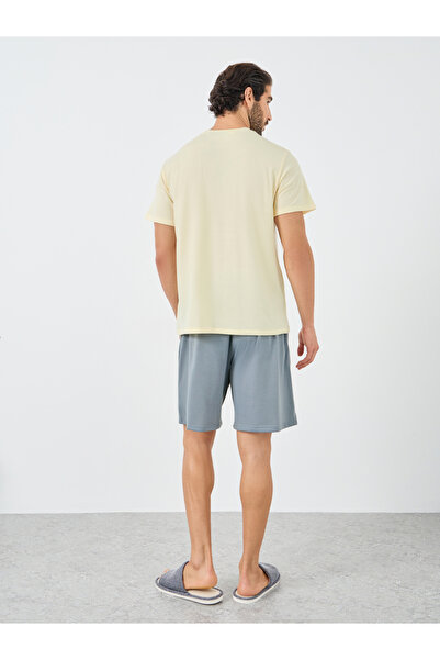 Styli Garfeild Graphic Print Short Sleeve T-Shirt and Shorts Set