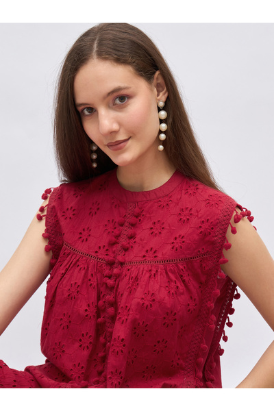 Styli Red Sleeveless Schiffli Top and Pants Co-Ords