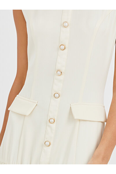 Styli Women Cream Solid Sleeveless Pleated A-Line Maxi Dress