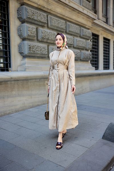 LOCCO Γυναικεία Κρέμα Φόρεμα Cape
