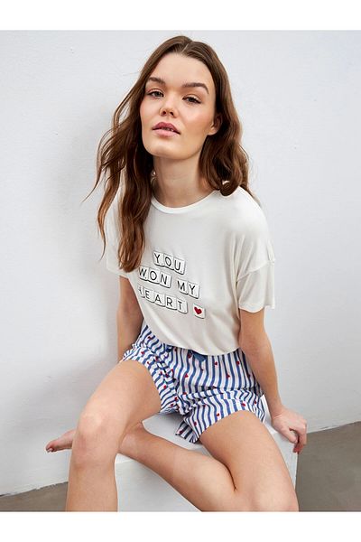 LC Waikiki Set de pijamale LCW DREAM Indigo Crewneck imprimat pentru femei cu pantaloni scurți