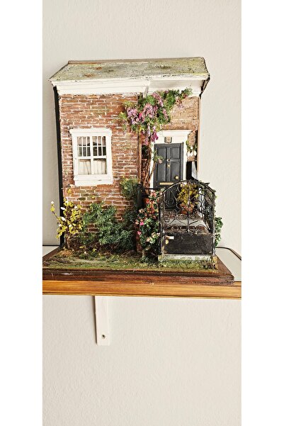 Jasmin Tugla ev kapi önü çalışması