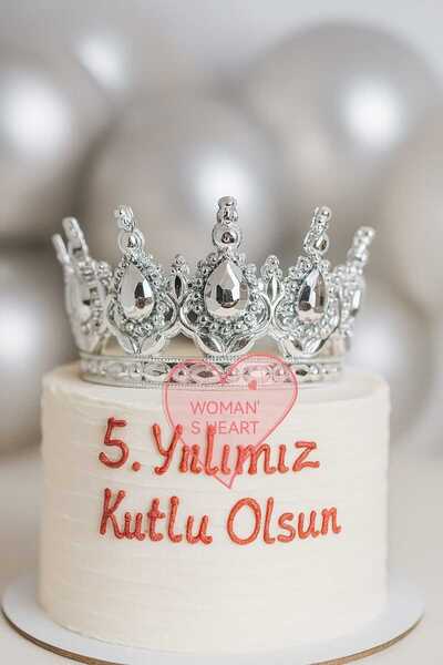 WOMAN'S HEART PASTA TACI GÜMÜŞ RENKLİ ÖZEL GÜN KONSEPTİNE UYGUN PARTİ SÜS MAL...