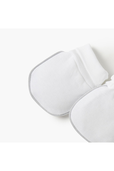 giggles Piping Detail Mittens