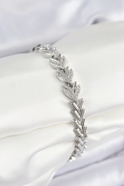 Clariss Brass Zircon Stone Row Arrow Model Silver Color Women's Bracelet
